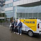 Photo des collaborateurs devant le Renault Trucks TRAFIC E-TECH 